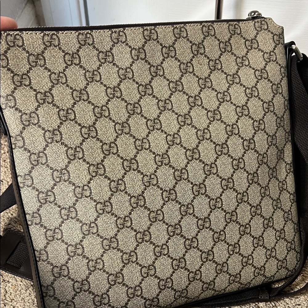 3405 Gucci Beige and Black Men's Crossbody Bag - Picture 3 of 10